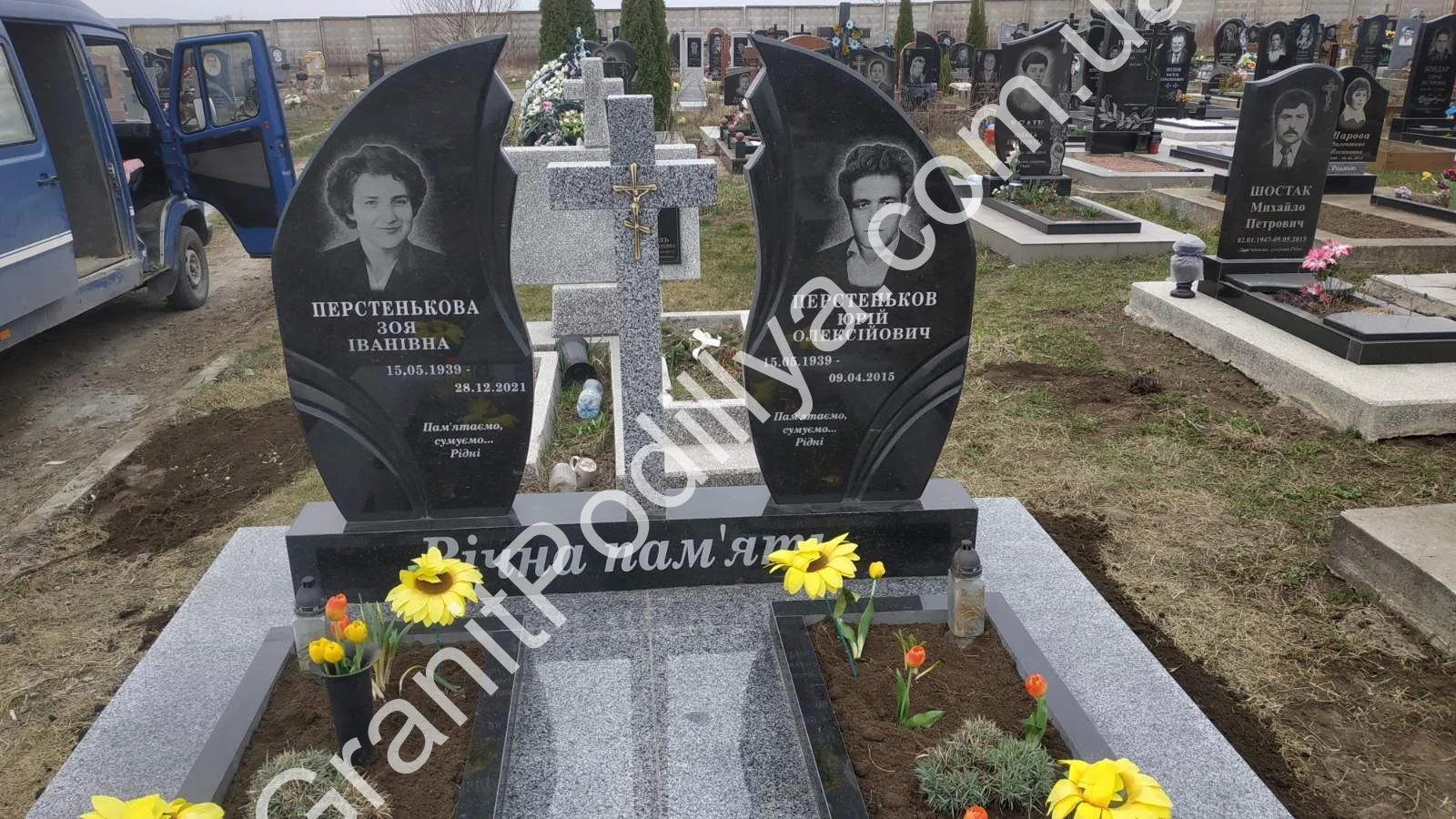 Подвійний пам'ятник з граніту - Кам'янець-Подільський | GranitPodillya